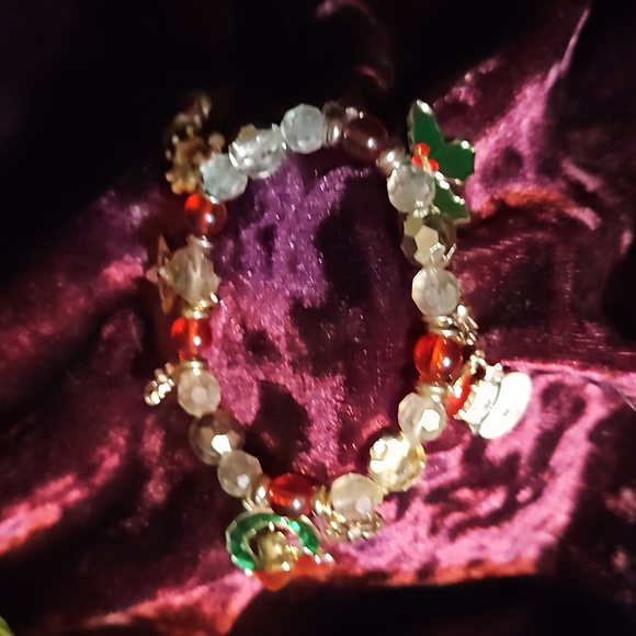 Christmas 🎄 charm bracelet - Picture 2 of 5